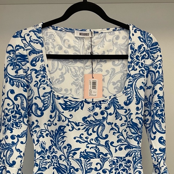 Missguided dress white with blue design - Picture 4 of 4